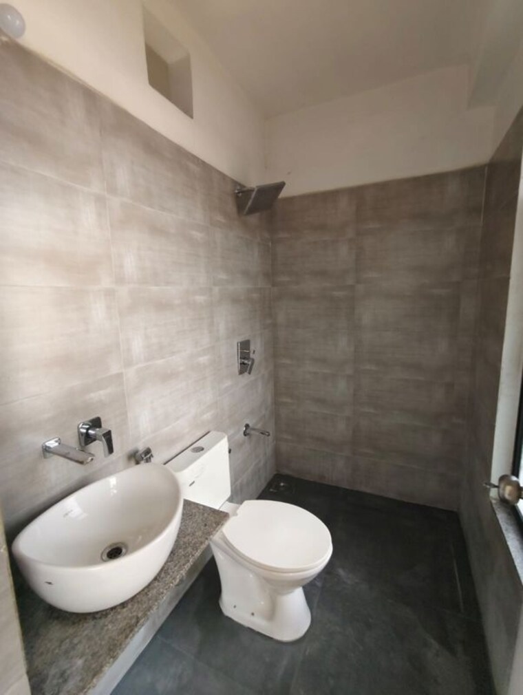 Bathroom, shivalik-sharda-park-view 3 Bedroom 1650 Sq.Ft. Apartment In Shela Ahmedabad 9808442