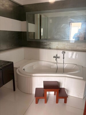 Attached Bathroom in 3.5 BHK Apartment at Queens Court Worli, Worli – for Rent