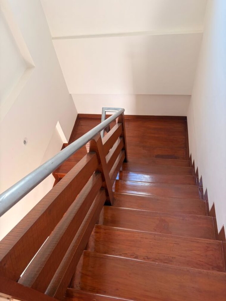 undefined, queens-court-worli 3.5 Bedroom 3180 Sq.Ft. Apartment In Worli Mumbai 9808511