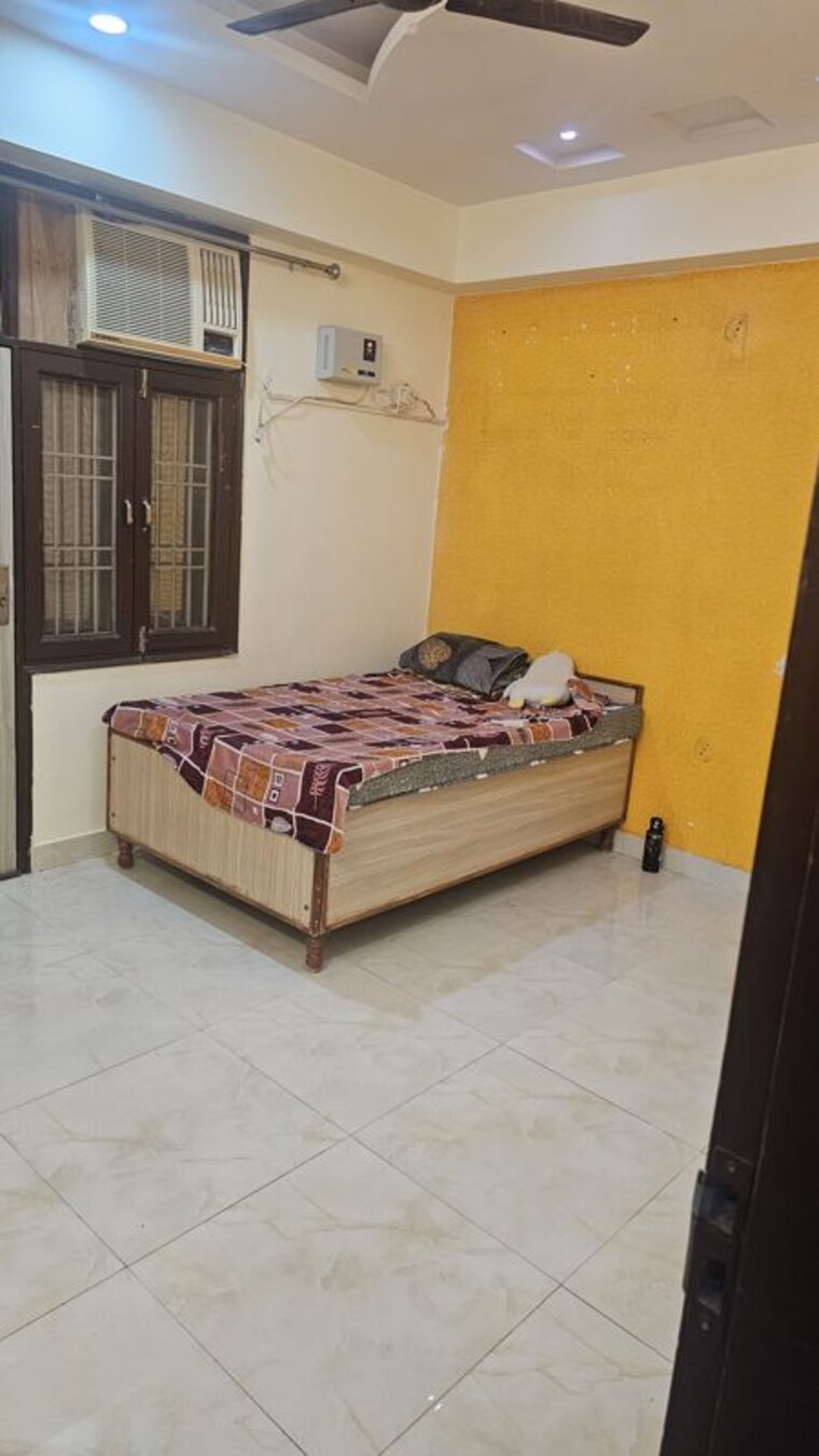 Bedroom, chandra-vatika-complex 1 Bedroom 450 Sq.Ft. Apartment In Sector 45 Noida 9808518