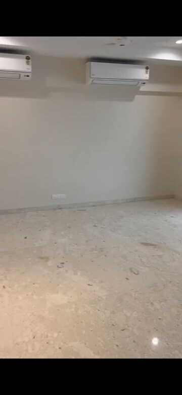 Room in 3 BHK Apartment at Sagar Resham CHS, Bandra West – for Rent