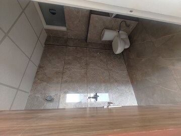 Room in 3 BHK Apartment at Sector 20 – for Sale