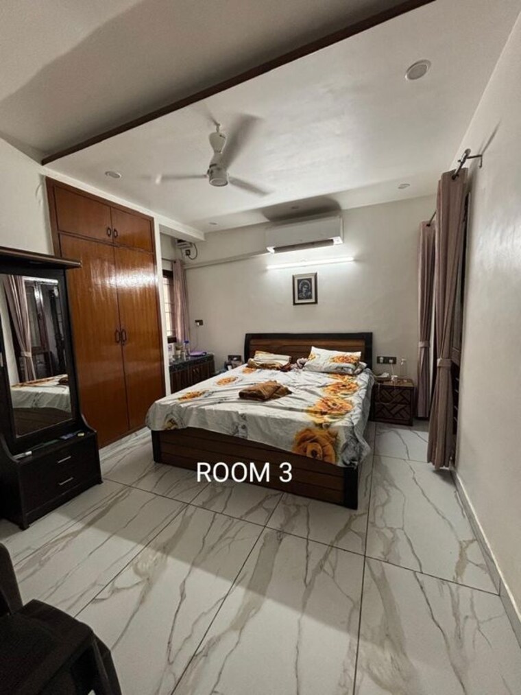 Bedroom, rail-vihar-sector-30 3 Bedroom 300 Sq.Ft. Builder Floor In Sector 30 Noida 9808573