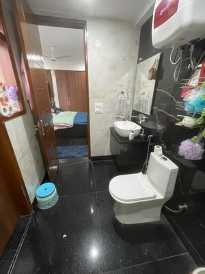 Master Bedroom in 1 BHK Builder Floor at Sector 30 – for Rent