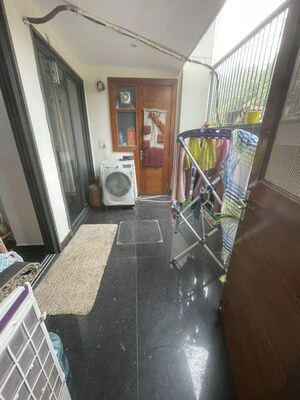 Balcony in 1 BHK Builder Floor at Sector 30 – for Rent