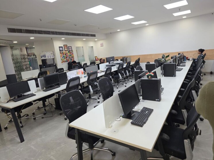 Team Area, spaze-itech-park Commercial Office Space 3000 Sq.Ft. In Sispal Vihar Gurgaon 9808623