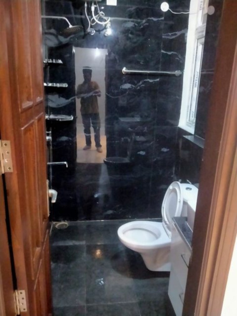 Bathroom, kharar mohali road 2 Bedroom 1140 Sq.Ft. Apartment In Kharar Mohali Road Kharar 9808624