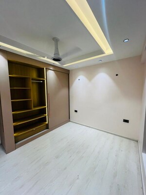 Room in 2 BHK Builder Floor at Tarun CGHS, Sector 47 – for Rent