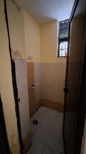 Bathroom in 1.5 BHK Apartment at Sector 10 Greater Noida – for Sale