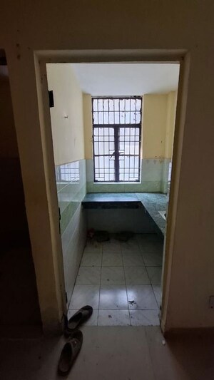 Bathroom in 1.5 BHK Apartment at Sector 10 Greater Noida – for Sale