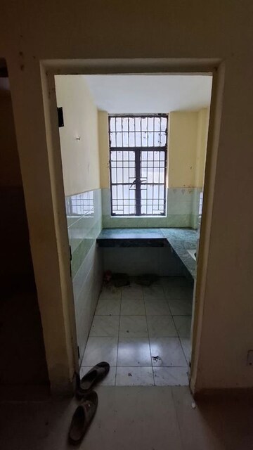 Bathroom in 1.5 BHK Apartment at Sector 10 Greater Noida – for Sale