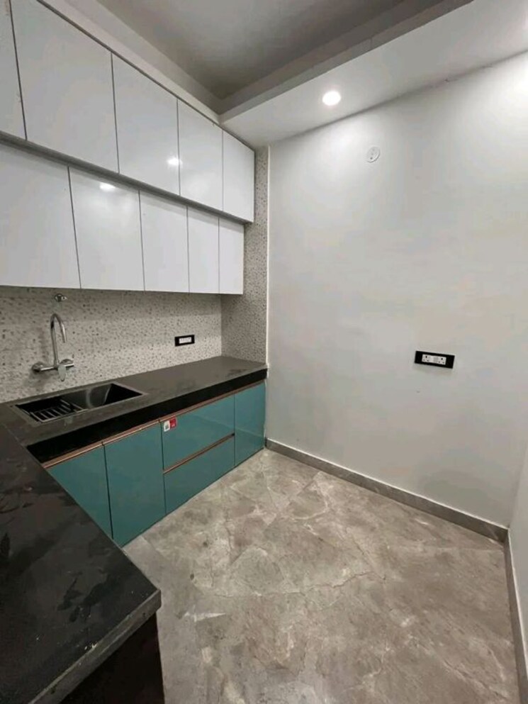 Kitchen, chattarpur 3 Bedroom 1200 Sq.Ft. Builder Floor In Chattarpur Delhi 9808661