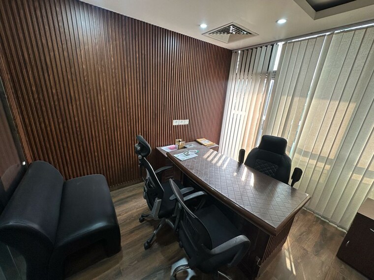 Team Area, spaze-itech-park Commercial Office Space 530 Sq.Ft. In Sispal Vihar Gurgaon 9808665