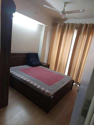 Bedroom in 3 BHK Apartment at DLF The Skycourt, Sector 86 – for Rent