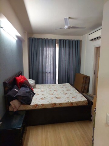 Bedroom in 3 BHK Apartment at DLF The Skycourt, Sector 86 – for Rent
