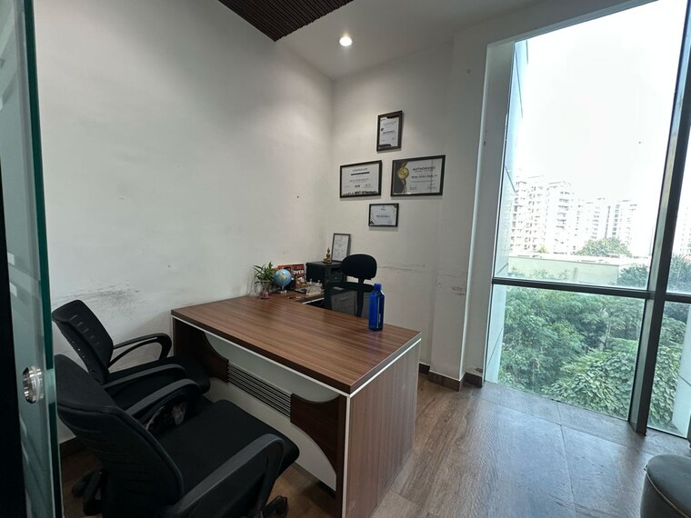 Team Area, spaze-itech-park Commercial Office Space 550 Sq.Ft. In Sispal Vihar Gurgaon 9808686