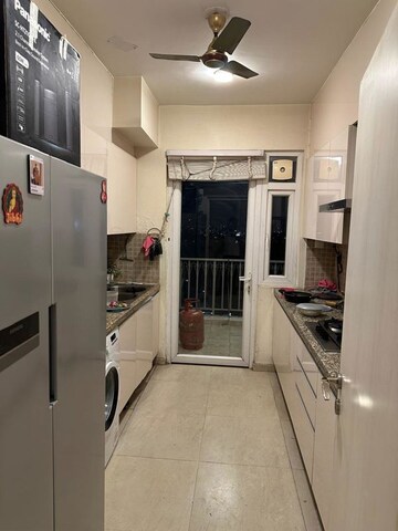 Building Lobby in 3 BHK Apartment at DLF The Skycourt, Sector 86 – for Rent