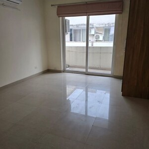 Room in 3 BHK Apartment at Vatika City, Ghasola – for Rent