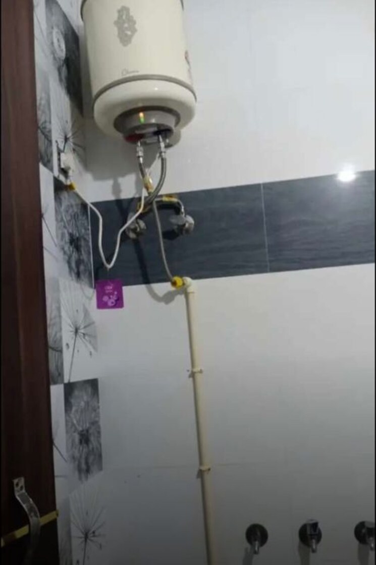 Bathroom, gomti nagar 3 Bedroom 1800 Sq.Ft. Apartment In Gomti Nagar Lucknow 9808720