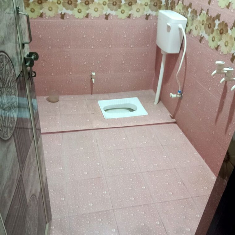 Bathroom, gomti nagar 2 Bedroom 800 Sq.Ft. Independent House In Gomti Nagar Lucknow 9808705
