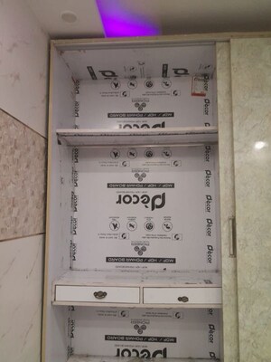  Shop For Rent in Vikas Puri