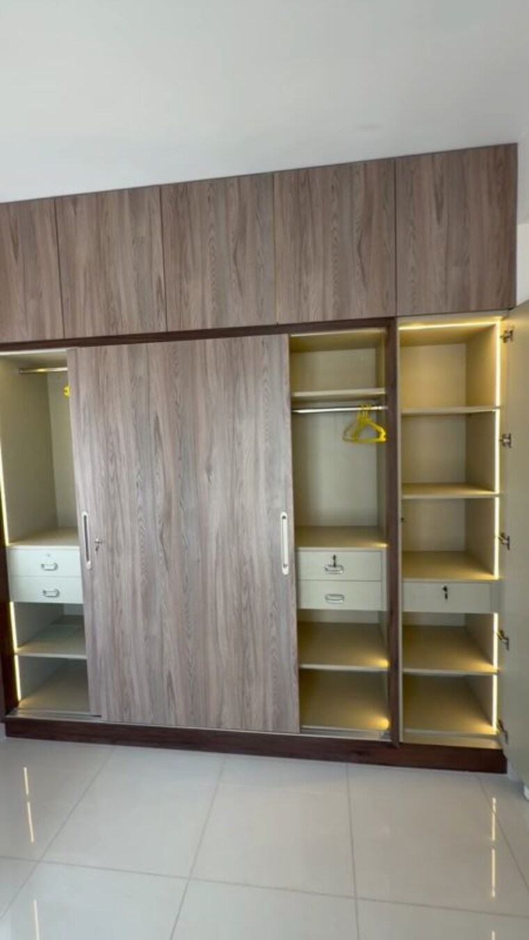 Room, brigade-el-dorado 1.5 Bedroom 640 Sq.Ft. Apartment In Bagaluru Bangalore 9808692