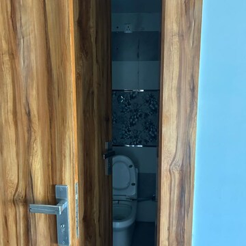 Furnished Amenities in 3 BHK Apartment at TDI City Kingsbury, Sector 61 – for Rent