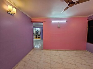 Room in 3 BHK Apartment at The Mall Avenue – for Rent