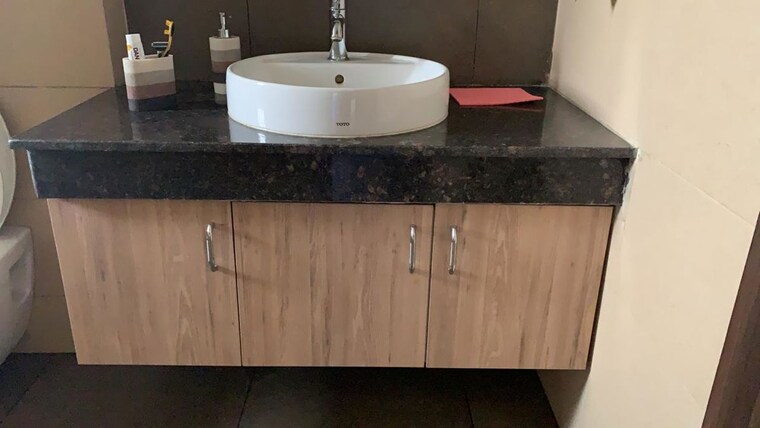 Bathroom, dhoot-time-residency 3.5 Bedroom 1717 Sq.Ft. Apartment In Sector 63 Gurgaon 9808752