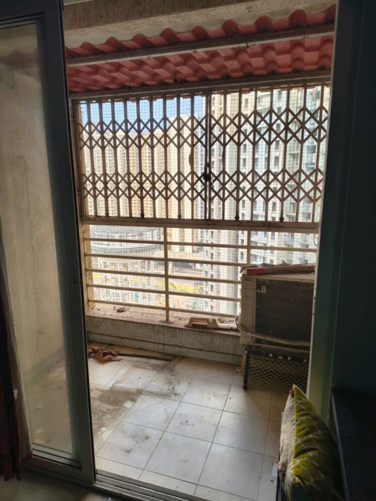 Balcony, puranik-rumah-bali 1.5 Bedroom 500 Sq.Ft. Apartment In Ghodbunder Road Thane 9808582