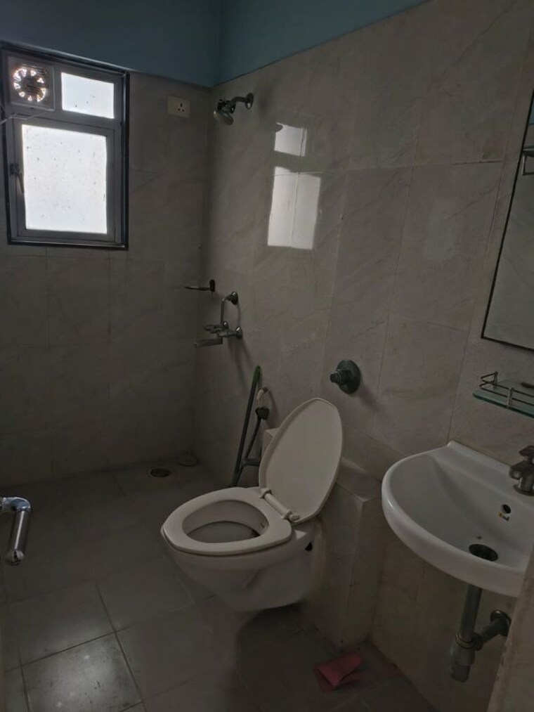 Bathroom, puranik-rumah-bali 1.5 Bedroom 500 Sq.Ft. Apartment In Ghodbunder Road Thane 9808582