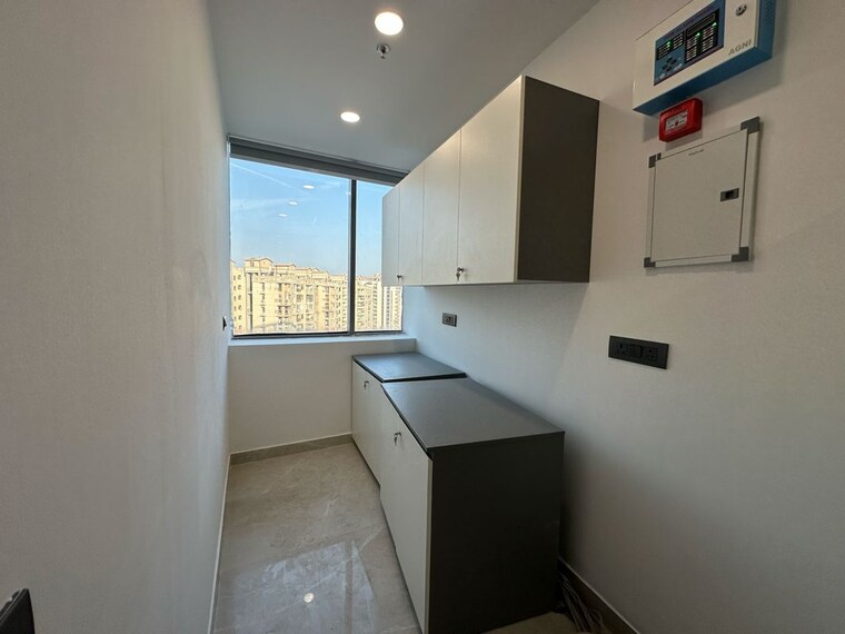 Team Area, spaze-itech-park Commercial Office Space 900 Sq.Ft. In Sispal Vihar Gurgaon 9808778