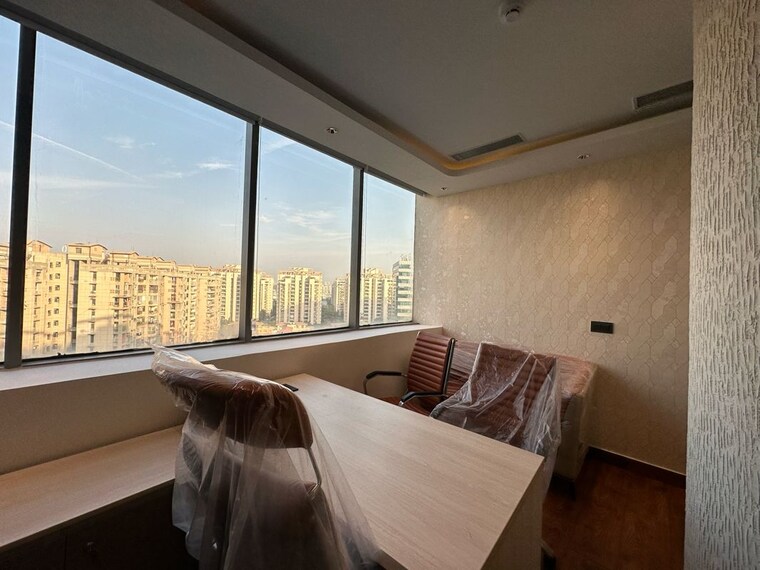 Team Area, spaze-itech-park Commercial Office Space 900 Sq.Ft. In Sispal Vihar Gurgaon 9808778