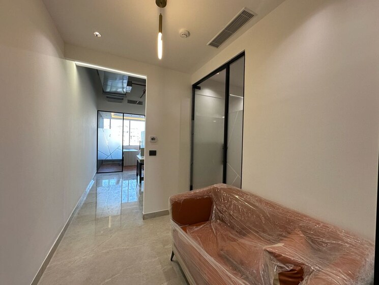 Room, spaze-itech-park Commercial Office Space 900 Sq.Ft. In Sispal Vihar Gurgaon 9808778