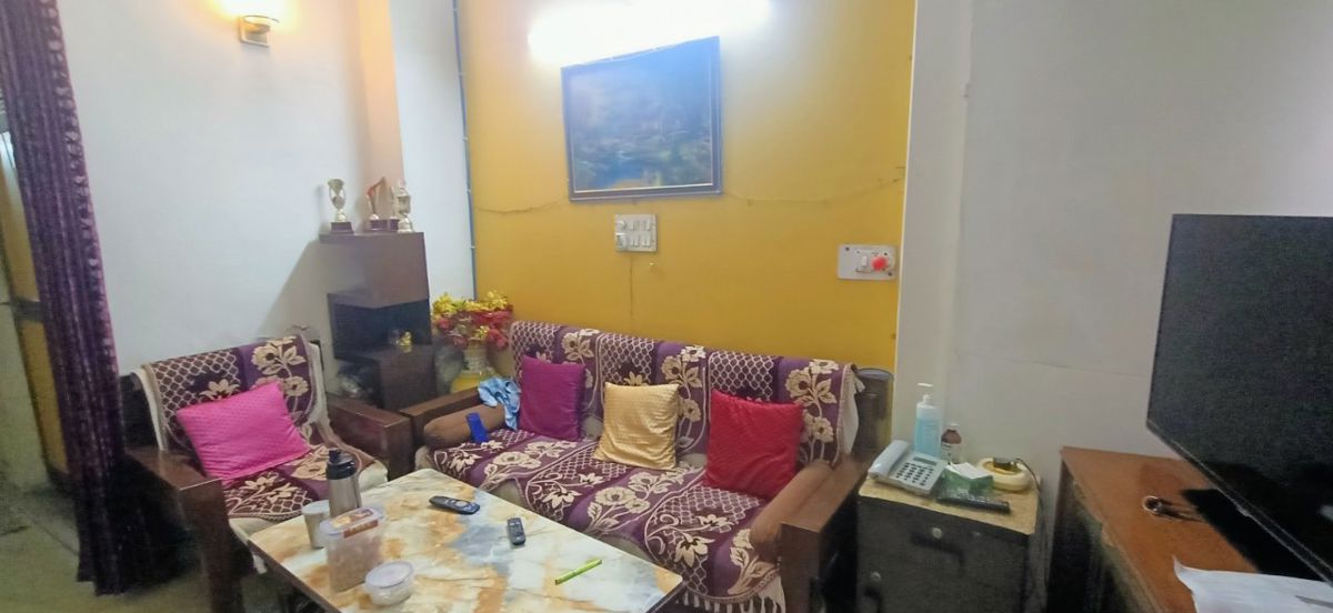 6+ BHK + Servant Room,Extra Room Independent House For Sale in Govindpuri