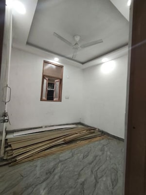 Room in 1.5 BHK Builder Floor at Govindpuri – for Sale