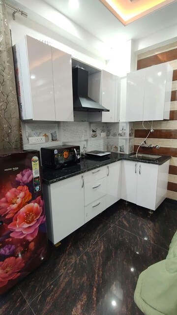 Kitchen in 2 BHK Builder Floor at Super Mart 1, Sector 27 – for Rent