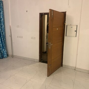 Bathroom in 3.5 BHK Builder Floor at Sector 63 – for Rent