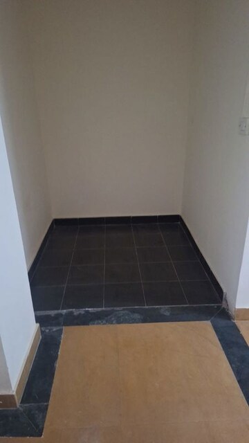 Staircase in 3 BHK Independent House at RWA Apartments Sector 40, Sector 40 – for Rent