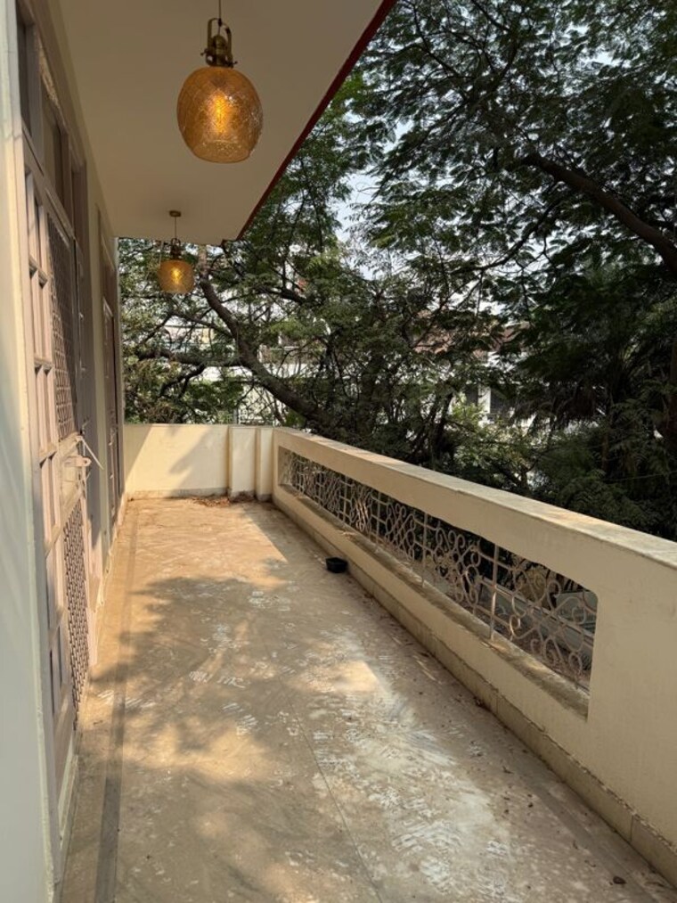 Balcony, white-town-house 3 Bedroom 2000 Sq.Ft. Builder Floor In Dlf City Phase 3 Gurgaon 9808865