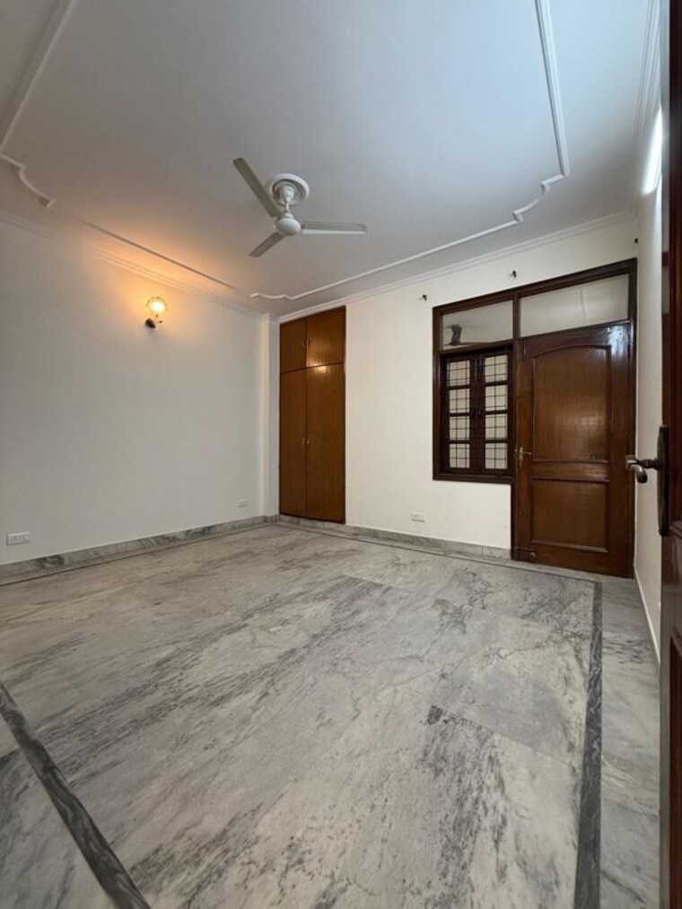 Room, white-town-house 3 Bedroom 2000 Sq.Ft. Builder Floor In Dlf City Phase 3 Gurgaon 9808865