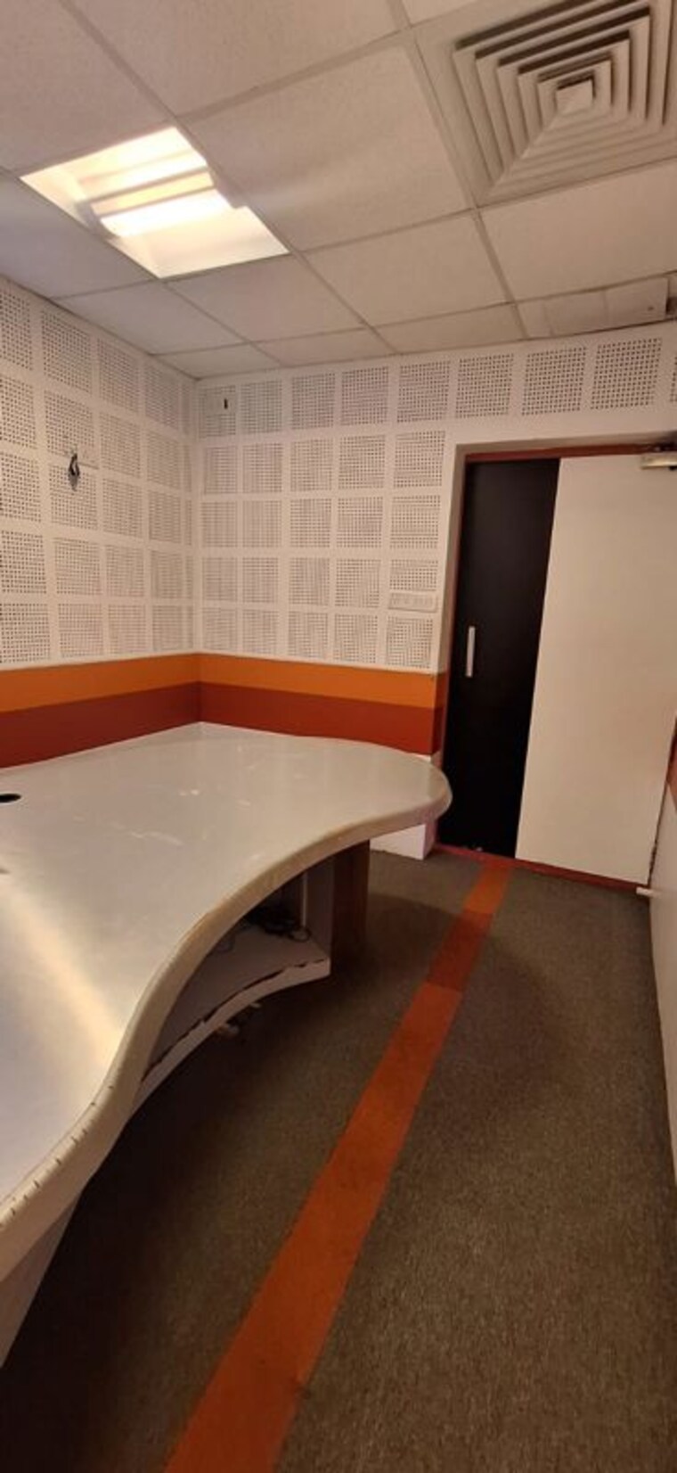 Floor Plan, sun-mill-compound Commercial Office Space 2500 Sq.Ft. In Lower Parel Mumbai 9808866