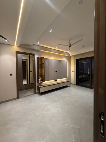 Room in 4 BHK Builder Floor at Sector 85 – for Sale