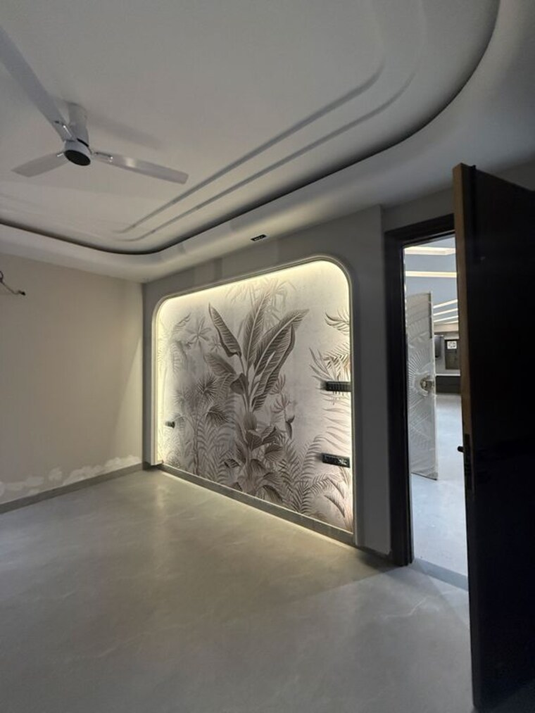 Room, sector 85 4 Bedroom 327 Sq.Yd. Builder Floor In Sector 85 Faridabad 9808836