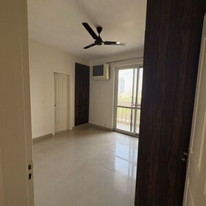 Room in 3.5 BHK Apartment at BPTP Park Prime, Sector 66 – for Rent