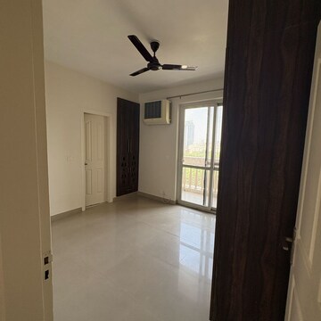 Room in 3.5 BHK Apartment at BPTP Park Prime, Sector 66 – for Rent