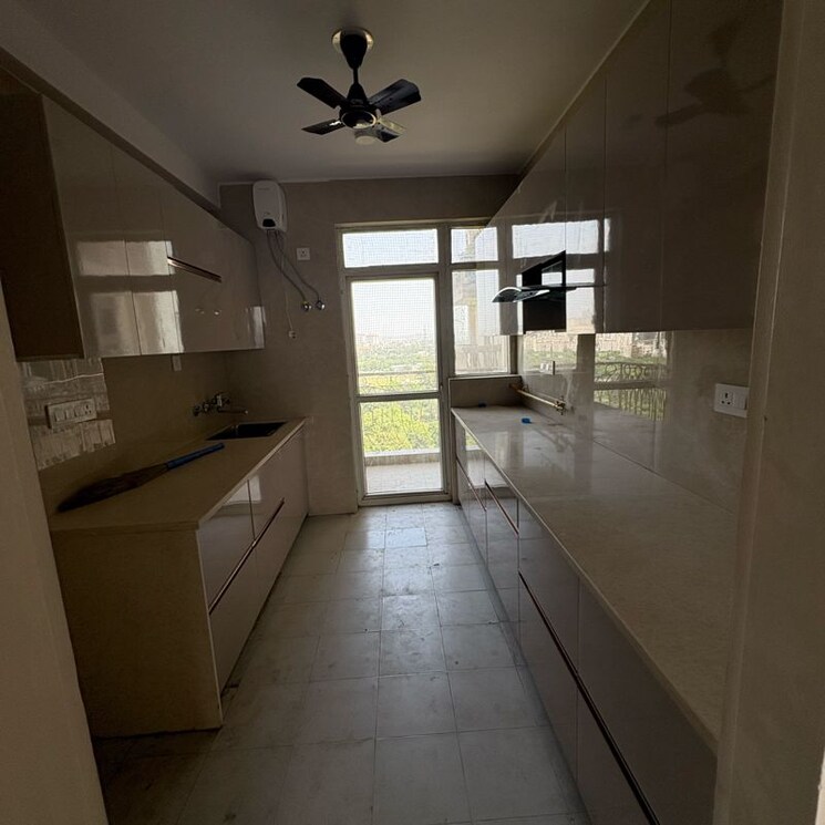 Kitchen, bptp-park-prime 3.5 Bedroom 2061 Sq.Ft. Apartment In Sector 66 Gurgaon 9808887