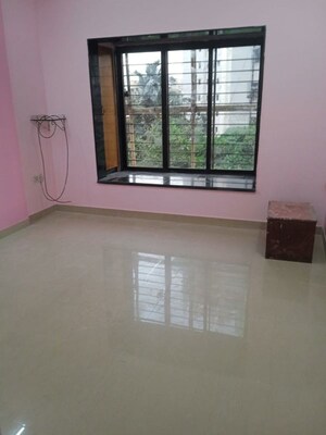 Room in 3 BHK Apartment at Ashish Swapnalok Towers, Goregaon East – for Rent