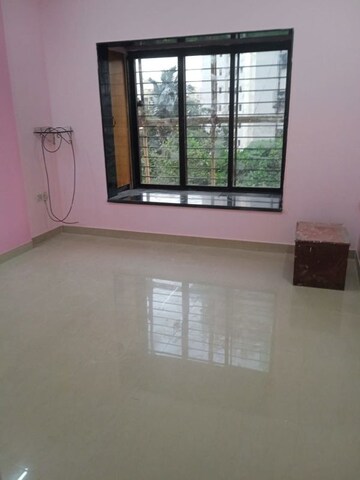 Room in 3 BHK Apartment at Ashish Swapnalok Towers, Goregaon East – for Rent