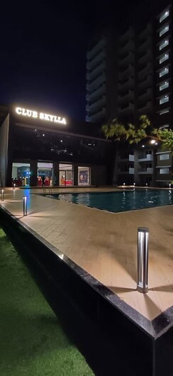 4 BHK + Pooja Room,Servant Room Apartment For Sale in Artique Uptown Skylla